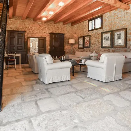 Holiday home Cozy In With Wifi *